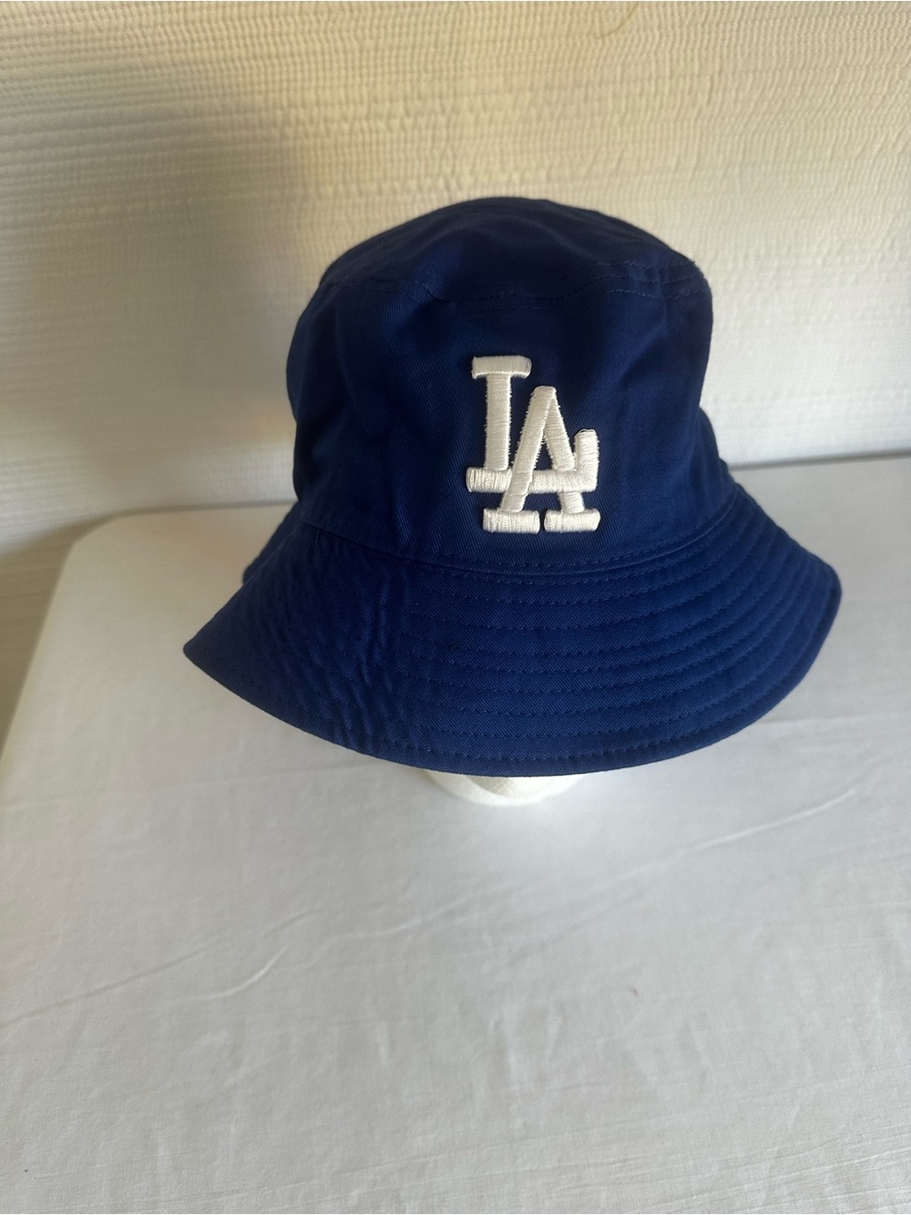 LA Blue Bucket Hat – Minimal Streetwear Aesthetic, 100% Cotton Sporty Casual - Picture 4 of 13